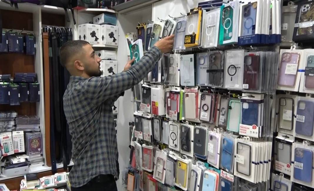 Cep telefonu kılıfıyla sakın bunu yapmayın! İnsan sağlığını tehdit ediyor, allı pullu renklere kanmayın 1